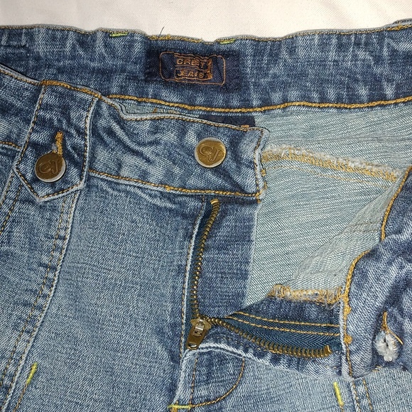 ⚜️ Y2K Crest Jean Capris - Picture 9 of 16